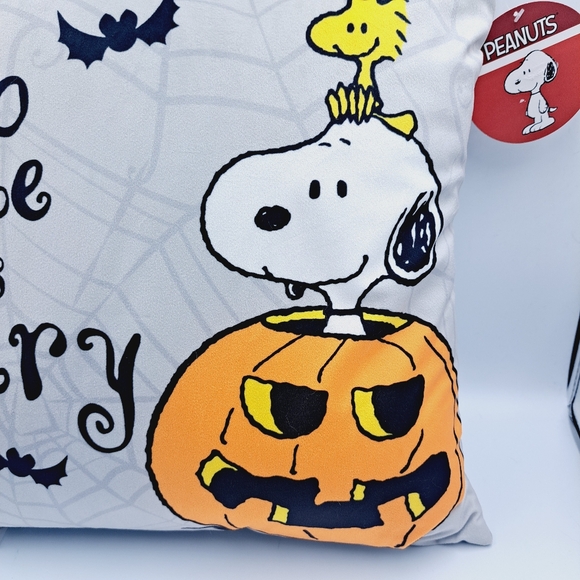 Peanuts Halloween Pillow with Snoopy and Woodstock Size 18x18 - Picture 2 of 8
